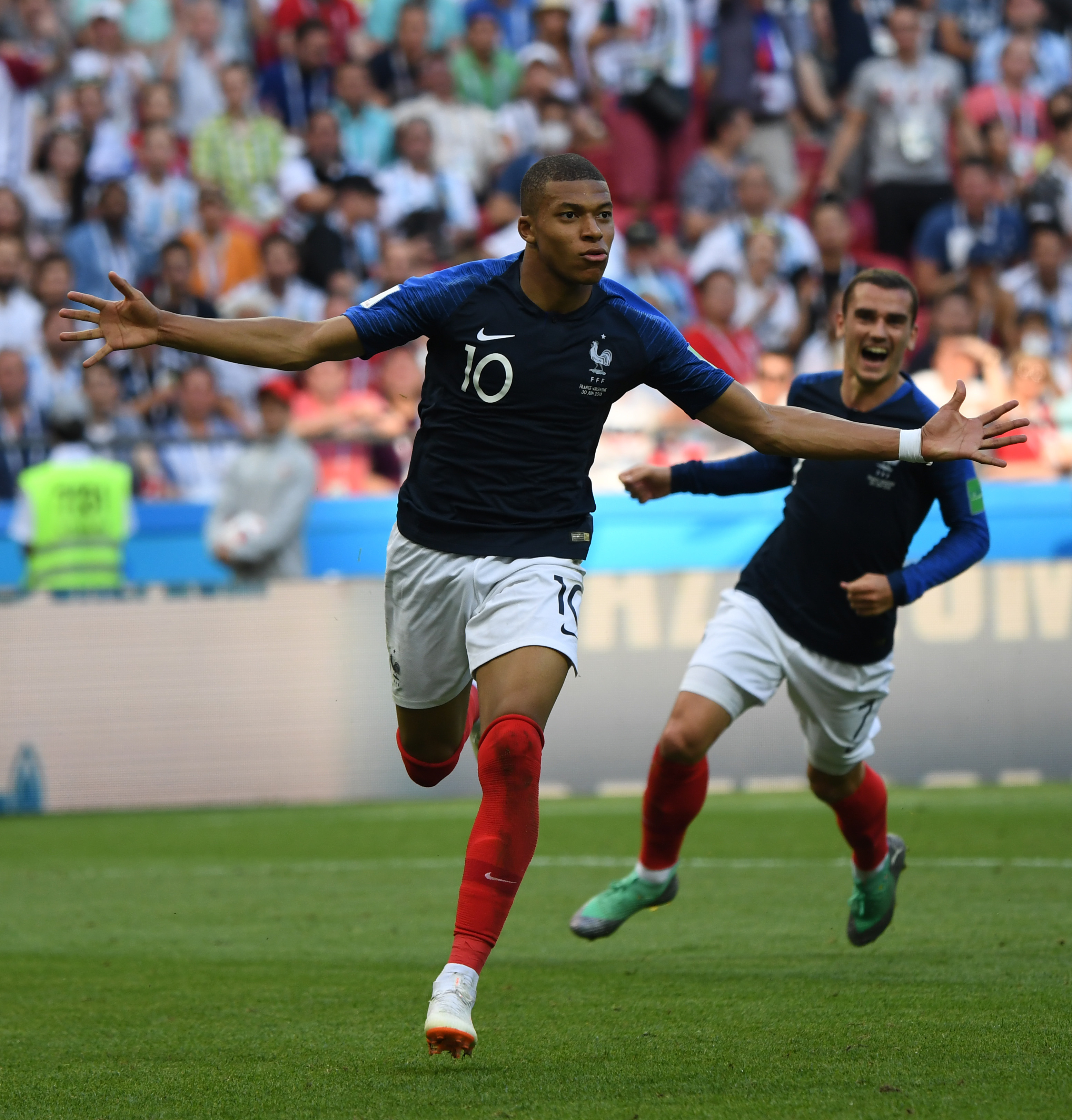 凯恩与孙兴慜相继离队，热刺十年双星时代落幕（凯恩、孙兴慜先后告别，热刺十年双核时代谢幕）