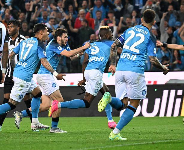 本赛季各项赛事狂轰34球，哈兰德追平C罗12年前同期纪录（哈兰德本赛季已轰34球，追平C罗12年前同期成就）