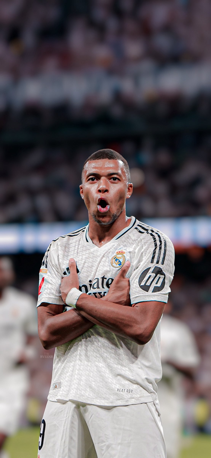 利兹联3-1切尔西，蓝军完败，暴露战术短板，惧怕强队。（利兹联3-1击败切尔西：蓝军惨败，战术短板尽显，遇强不振）