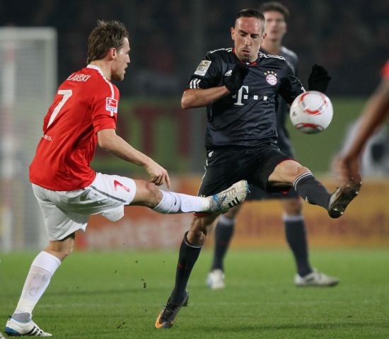 骄傲容易滋生狭隘，亚冠是为国出战，所以这个时候还...（自满易生狭隘，亚冠为国而战，此刻更应…）