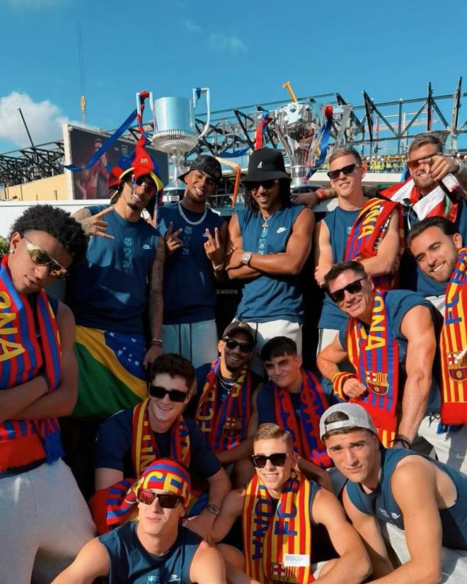 玉昆外援奥斯卡在老家开车遭遇起火，车内人员都及时逃生（玉昆外援奥斯卡老家驾车时车辆起火，车上人员均及时脱险）