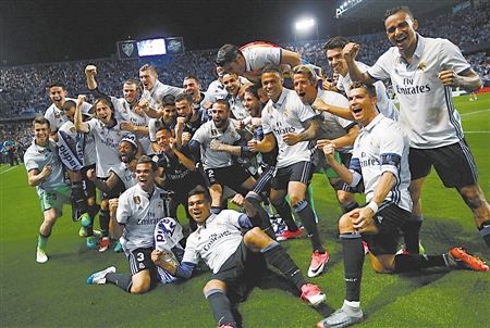 英超：曼城主场3-0完胜诺维奇（英超：曼城主场三球零封诺维奇）