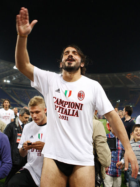 伤愈复出，阿方索-戴维斯时隔262天再度为拜仁出战（伤愈回归，阿方索-戴维斯阔别262天再披拜仁战袍）