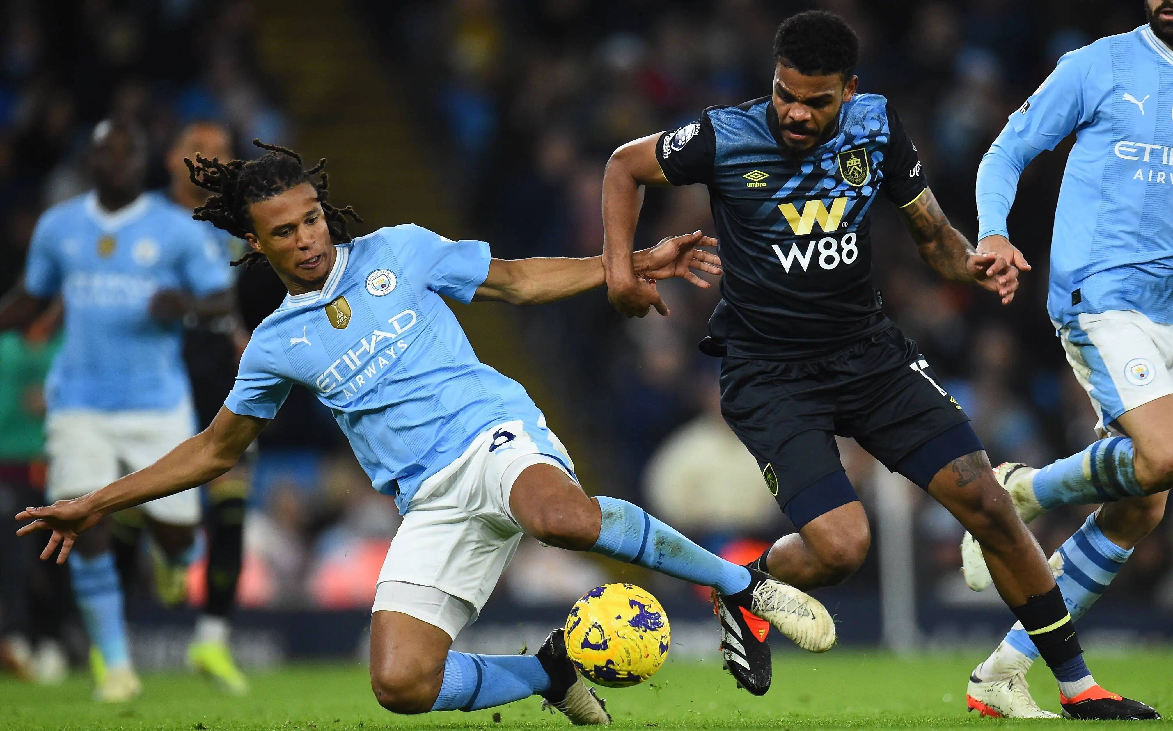 张源赛季末合同到期将会离队，本赛季他共代表球队在各项赛...（张源将于赛季末合同期满离队，本季已代表球队出战各项赛事）