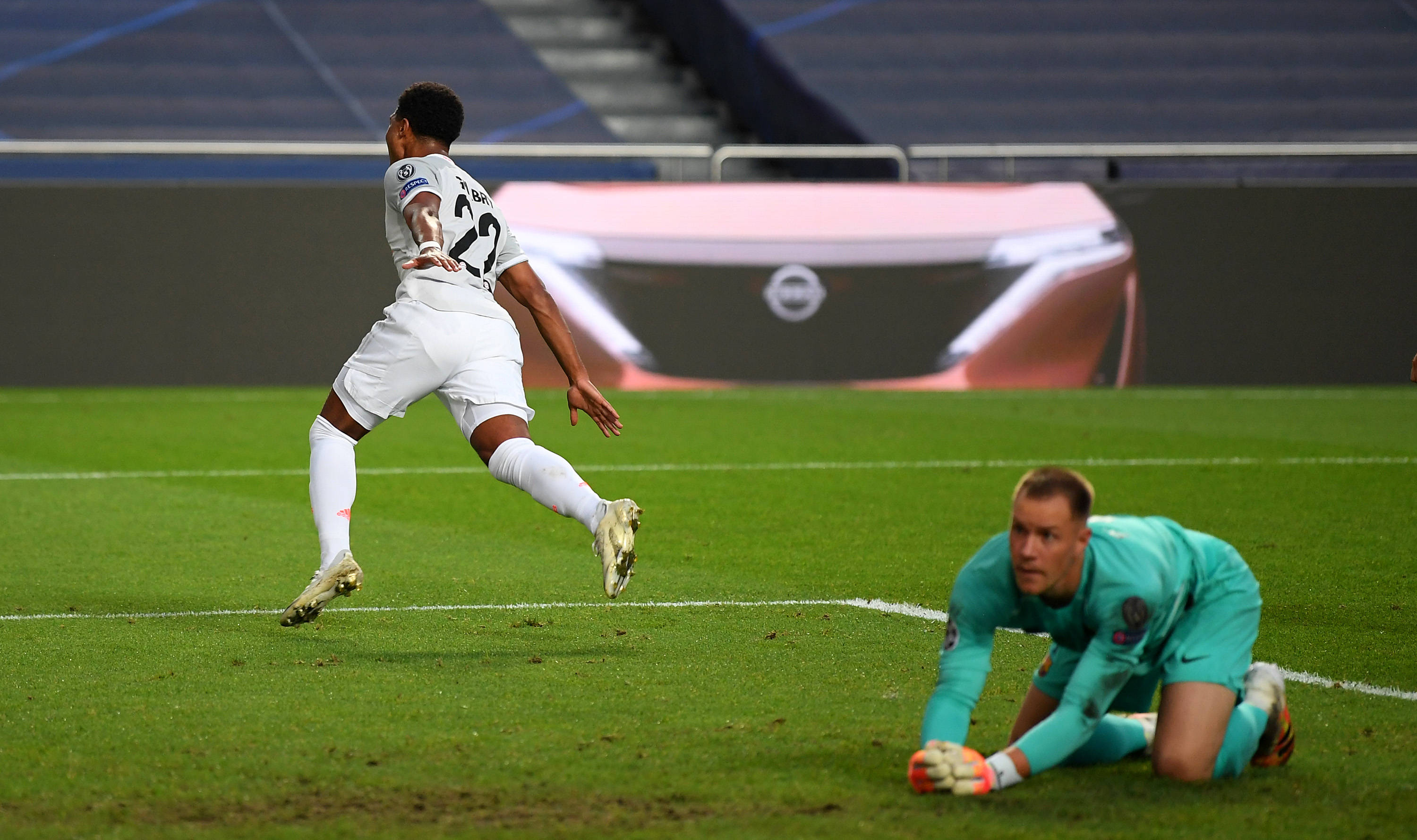 罗体：迪巴拉因发烧缺席罗马的训练，多夫比克恢复跑步练习（罗体报道：迪巴拉发烧缺席罗马训练，多夫比克重启跑步训练）