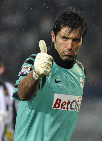 合肥狂风在CBA杯赛中以97-80击败江苏肯帝亚，创NBL首次大胜CBA球队纪录，引发热议。（CBA杯赛：合肥狂风97-80击退江苏肯帝亚，改写NBL队首度大胜CBA对手纪录引热议）