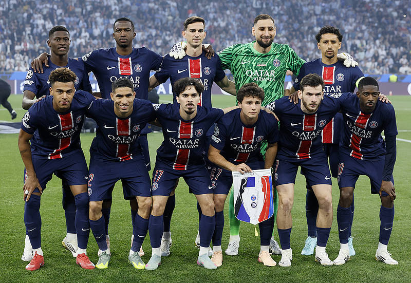 汉密尔顿：最喜欢内马尔和维尼修斯；欣赏梅西的技术（汉密尔顿：钟爱内马尔与维尼修斯，赞赏梅西技术）