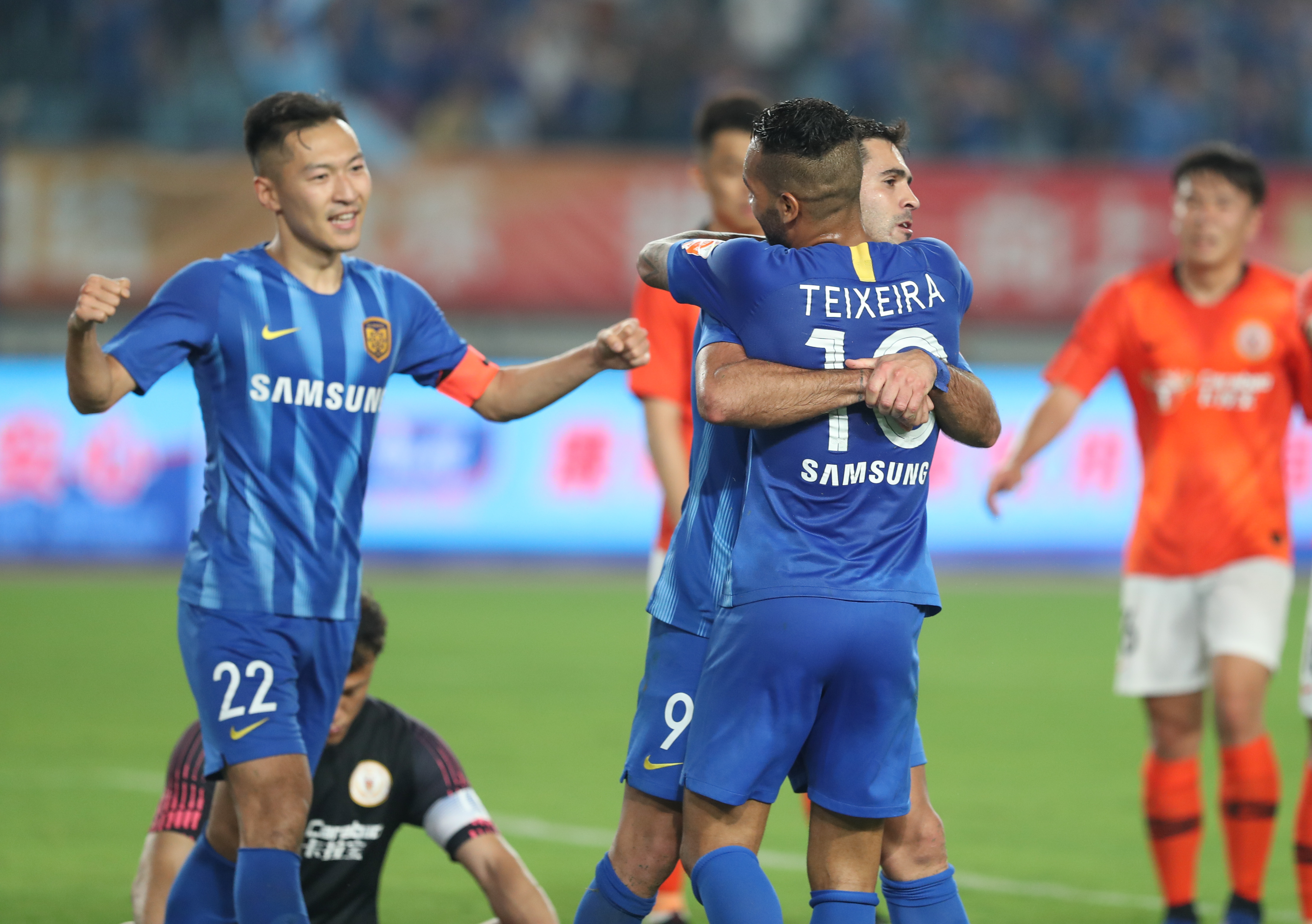 收藏级回忆：我的齐达内与 26 年绿茵时光（珍藏记忆：我与齐达内的26年绿茵岁月）